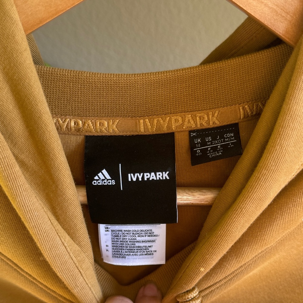 IVY PARK Tan, Green, and Purple Hooded Shrugs - Picture 2 of 16